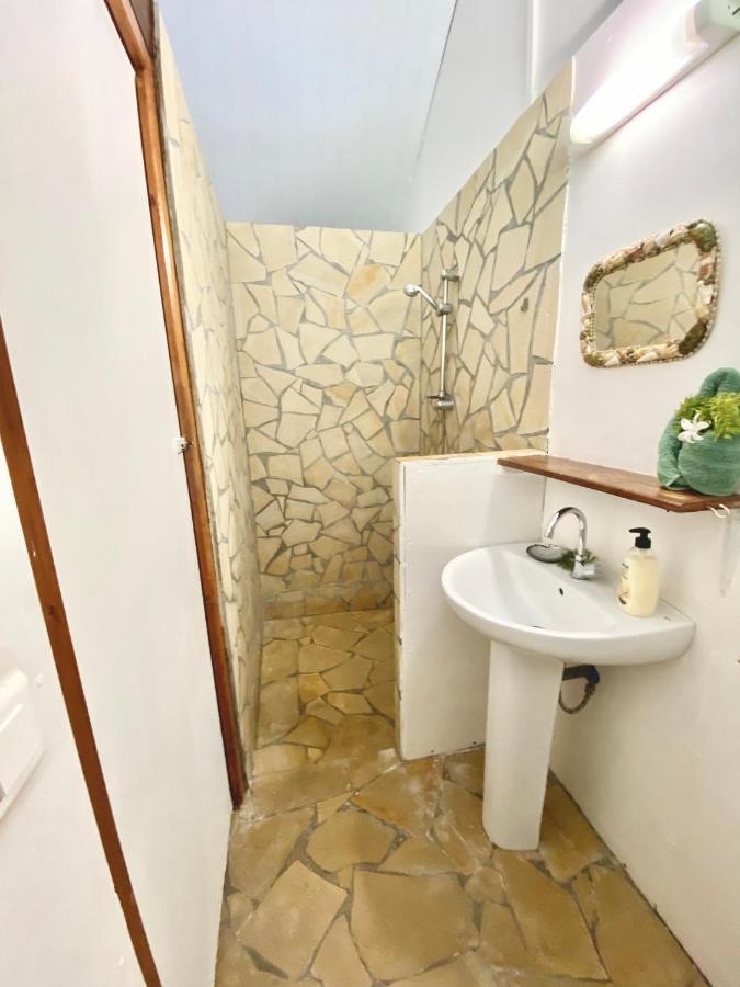 Poe Guesthouse Rangiroa Eksteriør billede