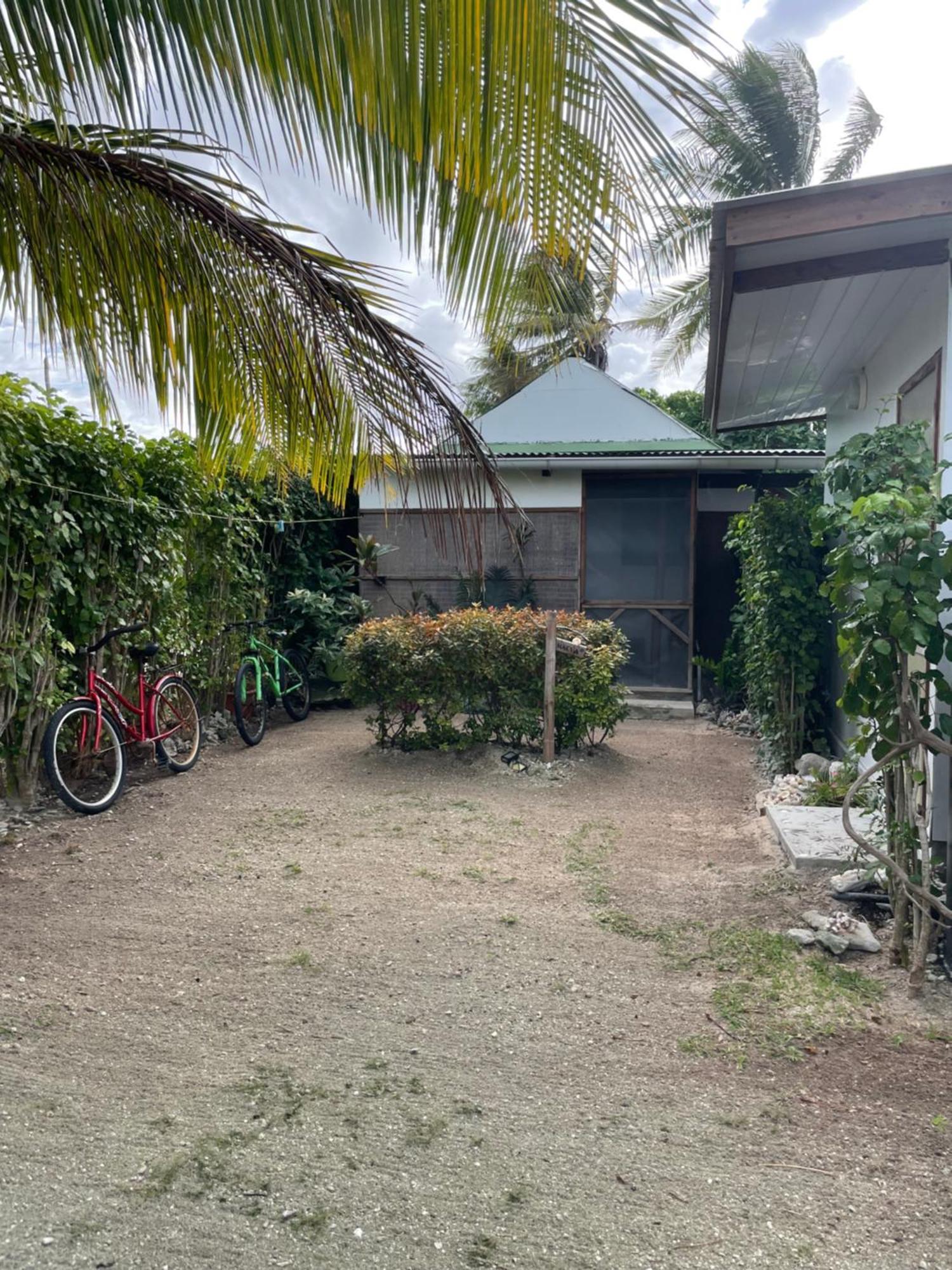 Poe Guesthouse Rangiroa Eksteriør billede